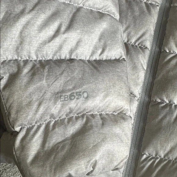 Gray Eddie Bauer Puffer Jacket - size Medium - Picture 5 of 6
